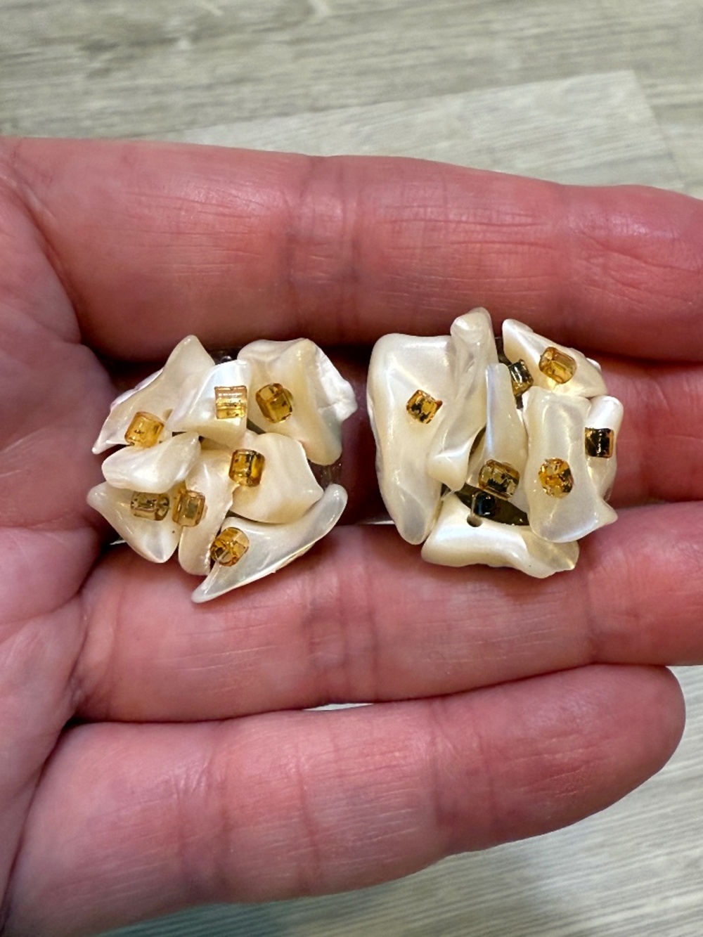 Vintage Conch Mother of Pearl Shell Amber Glass Seed Beads Earrings Clip-on